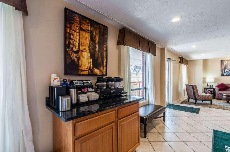 Отель Quality Inn