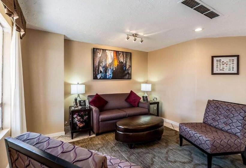 Отель Quality Inn