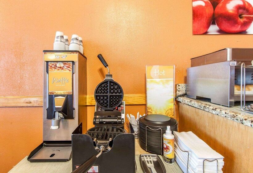 Отель Quality Inn