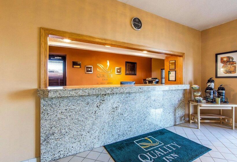 Отель Quality Inn