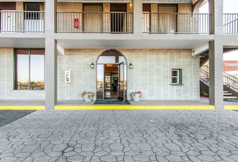 Отель Quality Inn