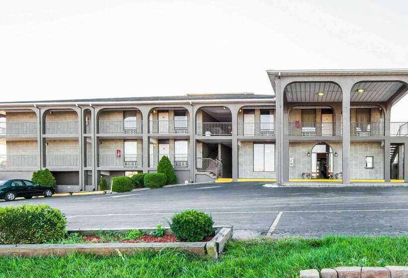 Отель Quality Inn