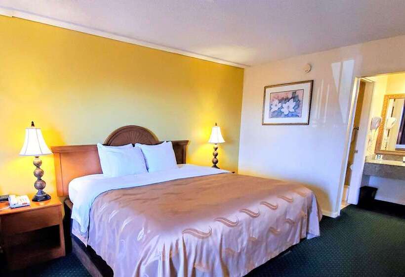 فندق Quality Inn Near Manatee Springs State Park