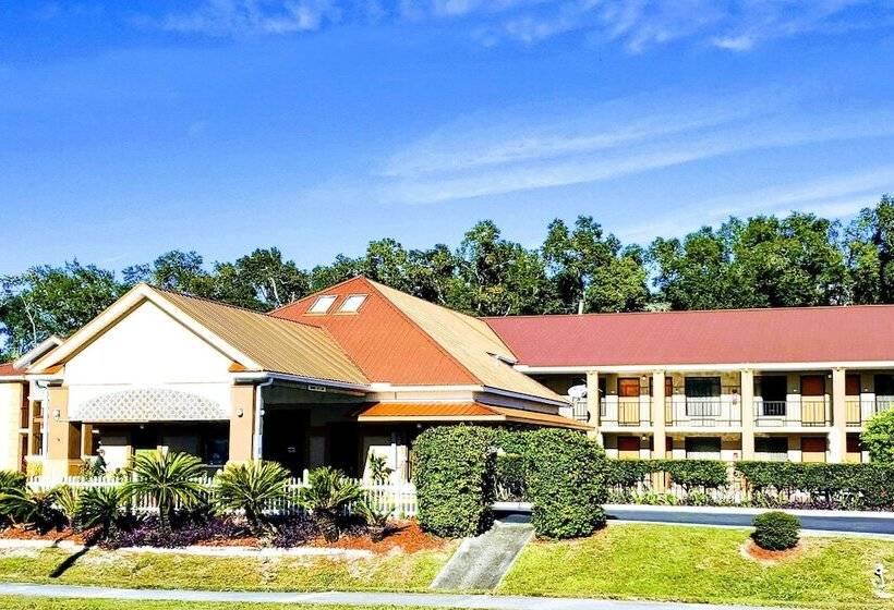فندق Quality Inn Near Manatee Springs State Park