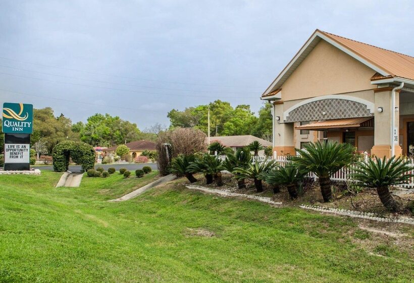 فندق Quality Inn Near Manatee Springs State Park