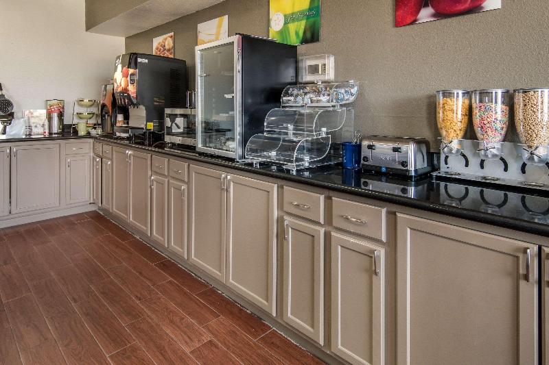 בית מלון כפרי Quality Inn & Suites