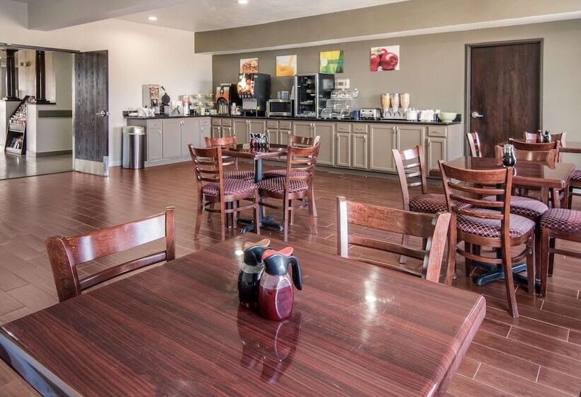 בית מלון כפרי Quality Inn & Suites