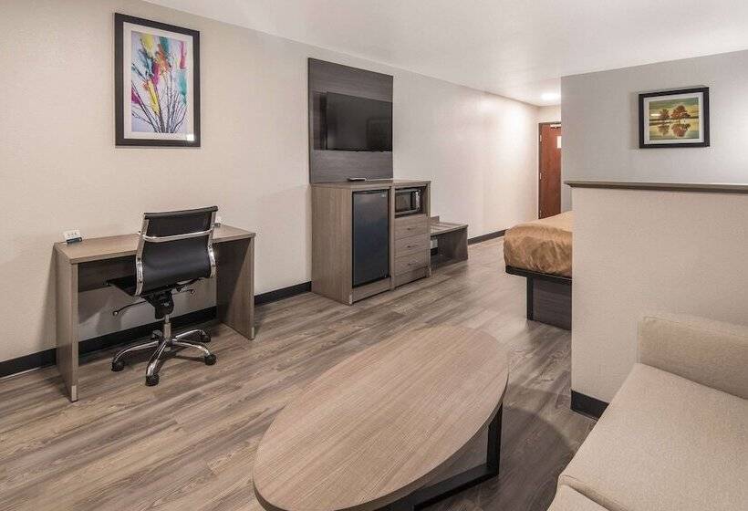 בית מלון כפרי Quality Inn & Suites