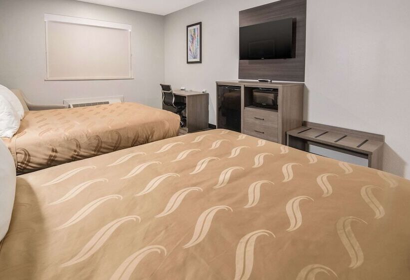 בית מלון כפרי Quality Inn & Suites