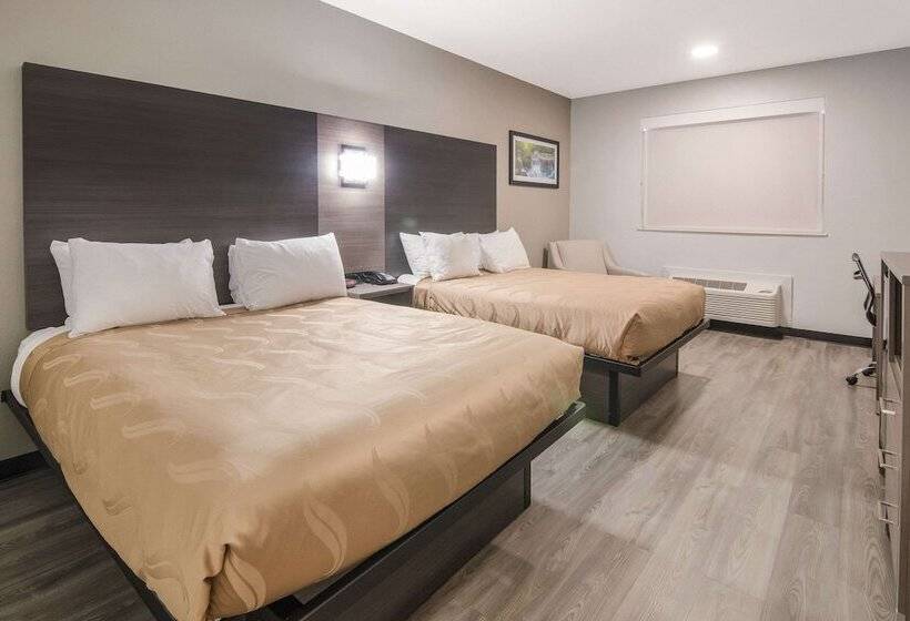 בית מלון כפרי Quality Inn & Suites