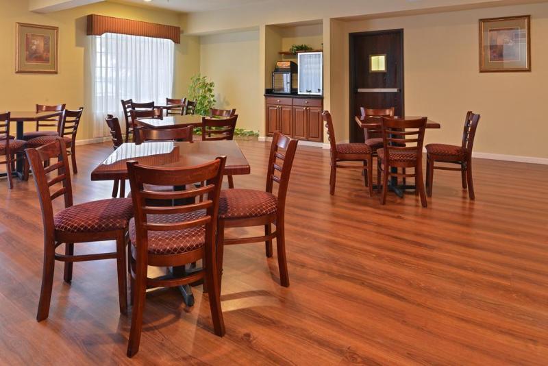 בית מלון כפרי Quality Inn & Suites