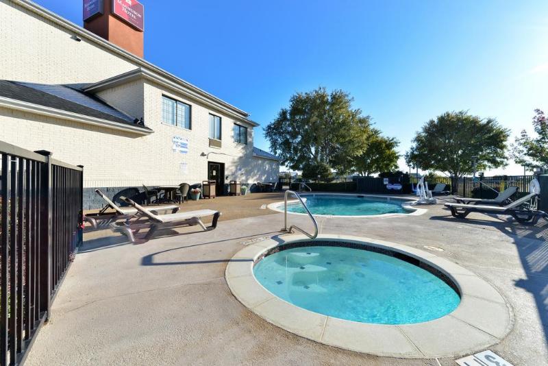 בית מלון כפרי Quality Inn & Suites