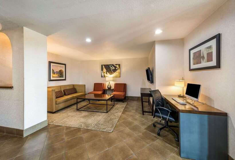 호텔 Quality Inn & Suites Garland   East Dallas