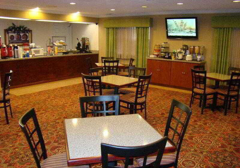 호텔 Quality Inn & Suites Garland   East Dallas