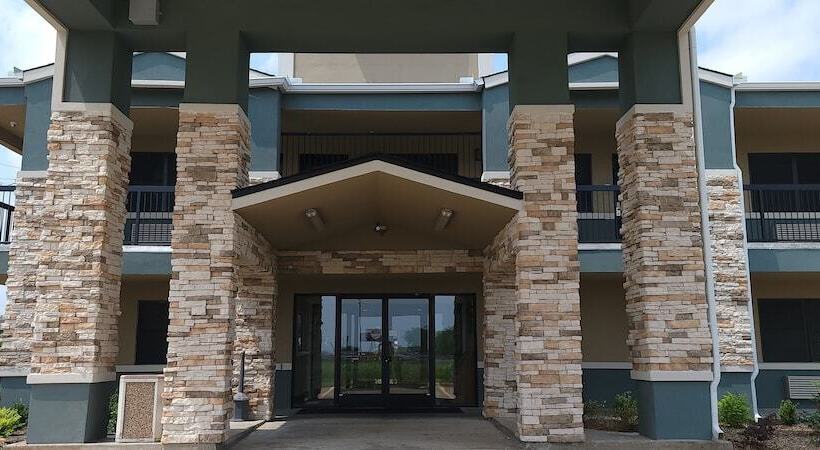 호텔 Quality Inn & Suites Garland   East Dallas