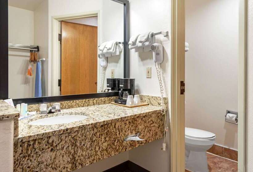 فندق Quality Inn & Suites Limon