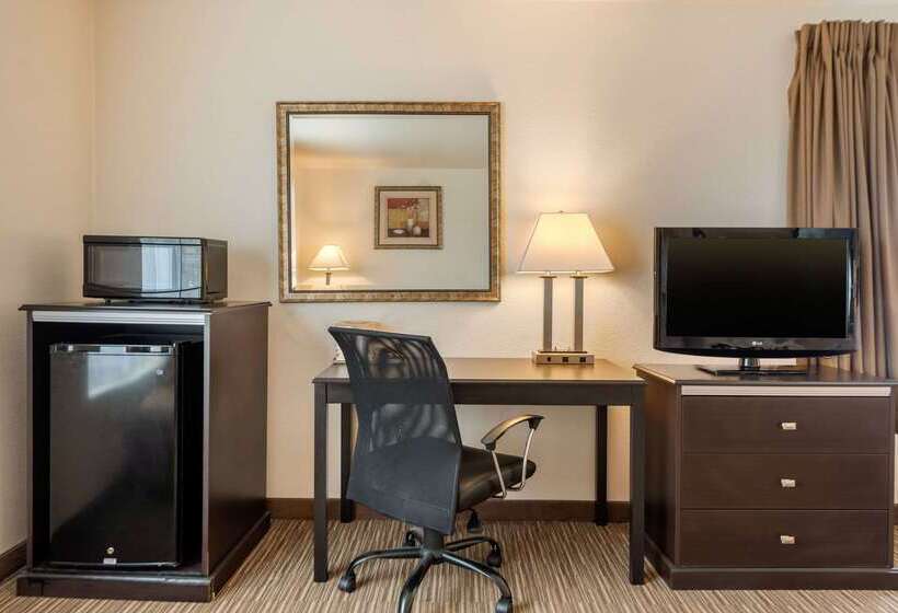 فندق Quality Inn & Suites Limon