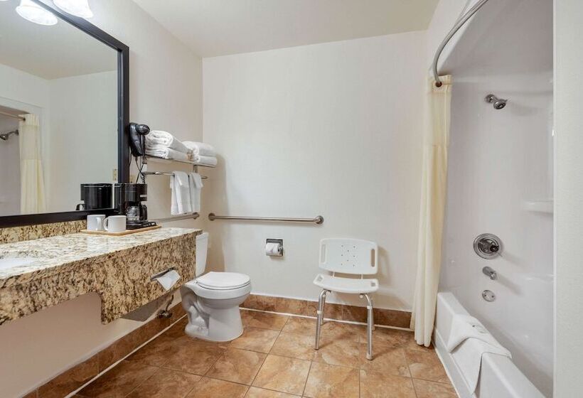 فندق Quality Inn & Suites Limon