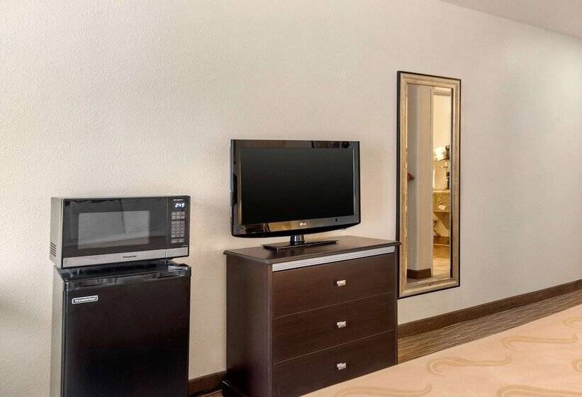 فندق Quality Inn & Suites Limon