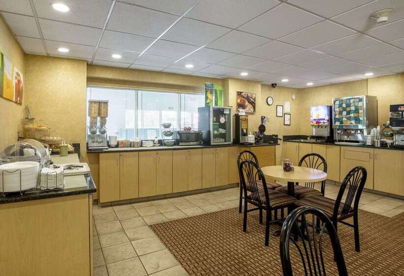 Отель Quality Inn & Suites Near I480 And I29