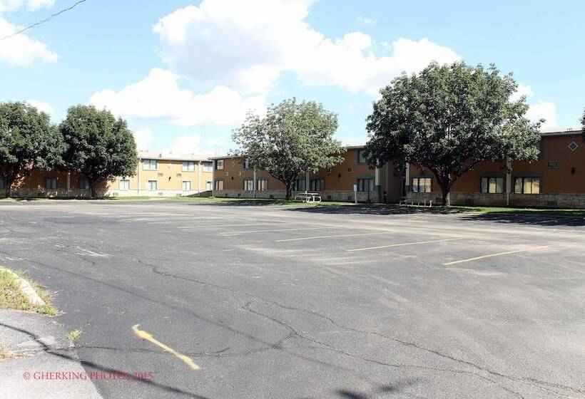 هتل Quality Inn & Suites Near I480 And I29