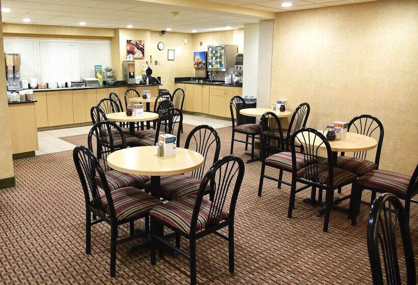هتل Quality Inn & Suites Near I480 And I29