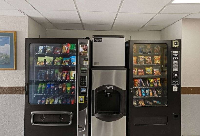 Отель Quality Inn & Suites Near I480 And I29