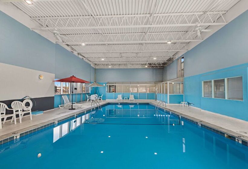 Отель Quality Inn & Suites Near I480 And I29