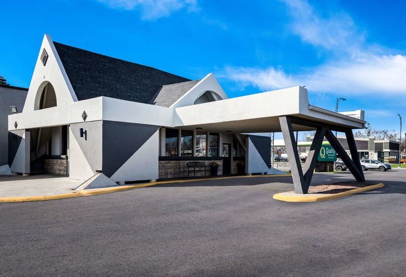 Отель Quality Inn & Suites Near I480 And I29