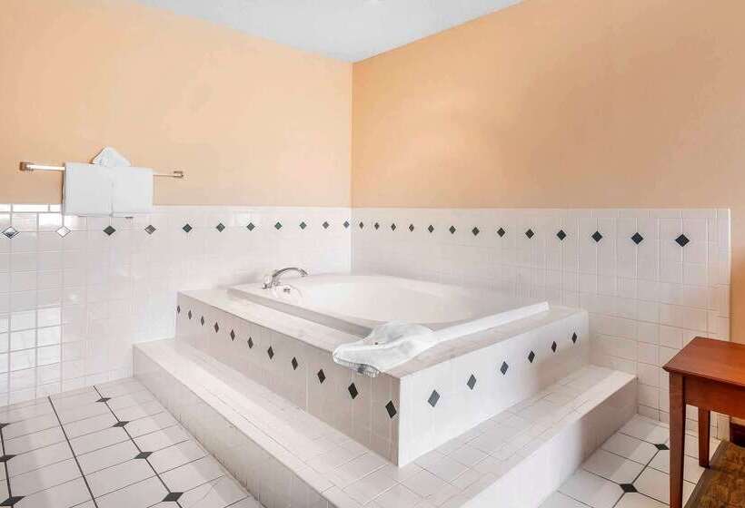 فندق Quality Inn & Suites Owasso Us 169