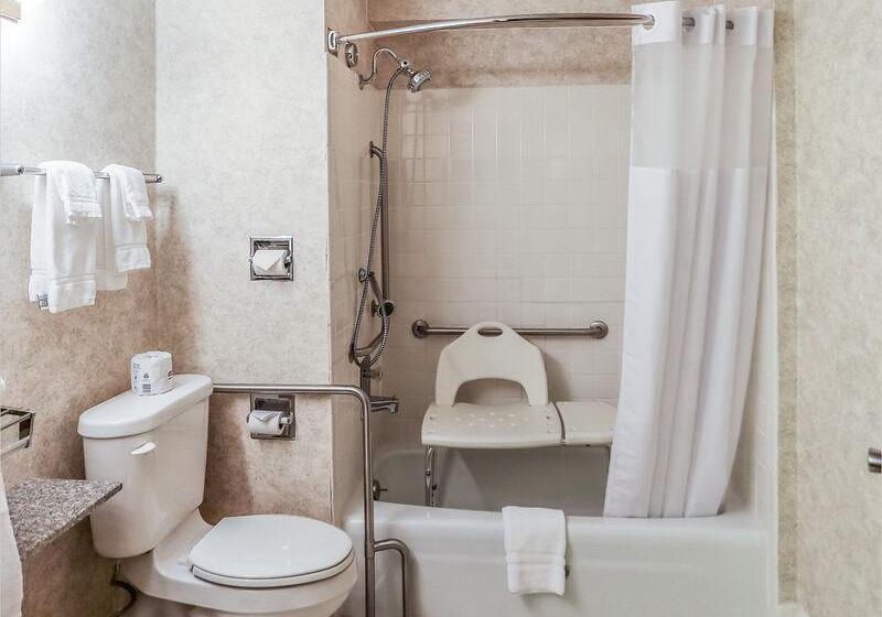 فندق Quality Inn Wausau