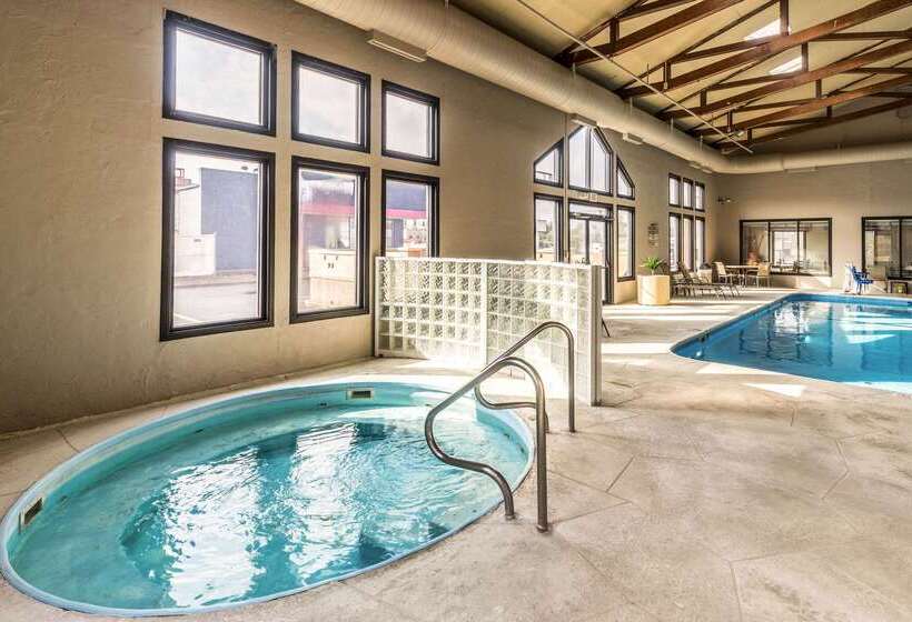 فندق Quality Inn