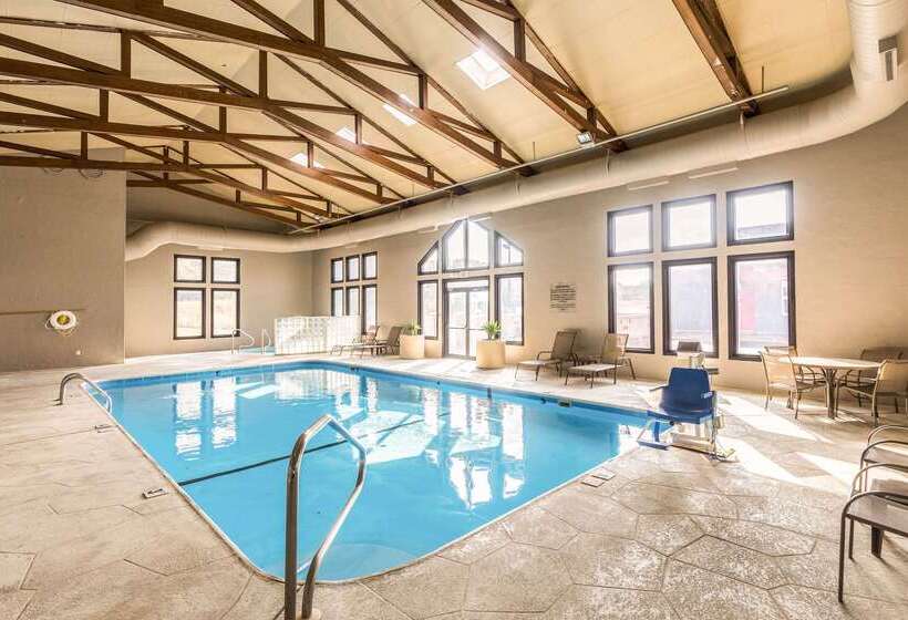 فندق Quality Inn