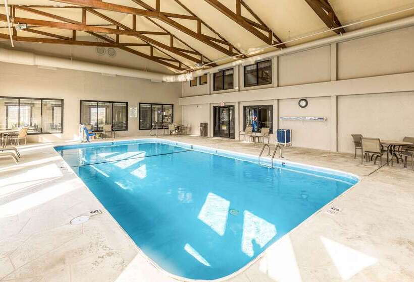 فندق Quality Inn