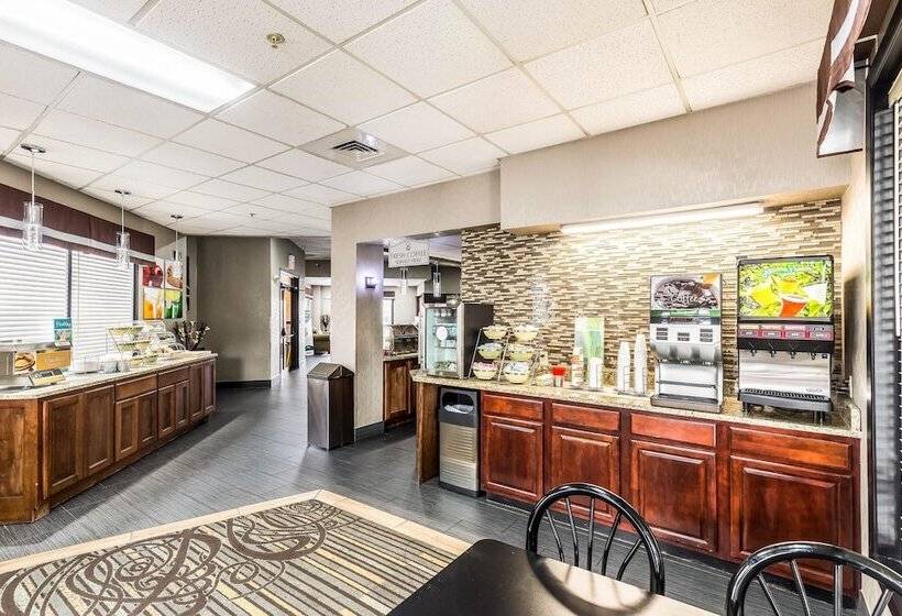 فندق Quality Inn