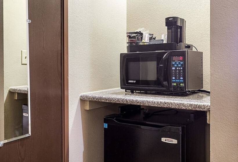 فندق Quality Inn