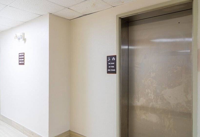 فندق Clarion Pointe