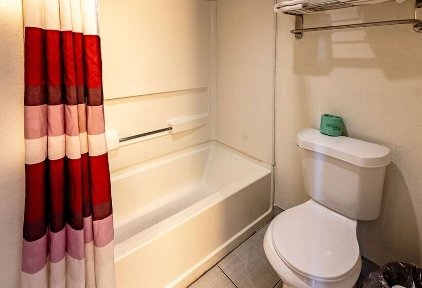 فندق Clarion Pointe