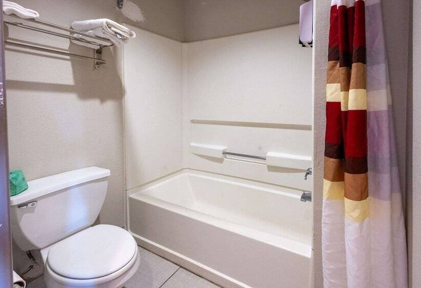 فندق Clarion Pointe