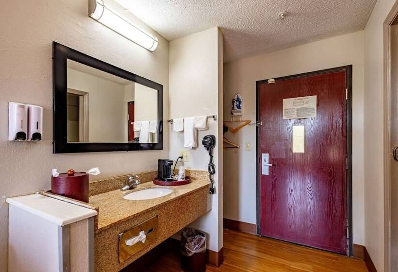 فندق Clarion Pointe