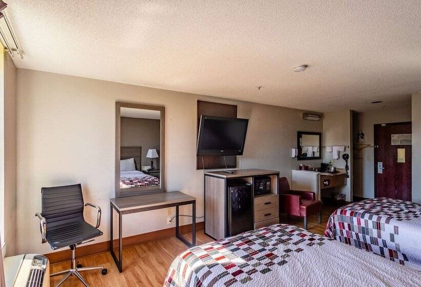 فندق Clarion Pointe