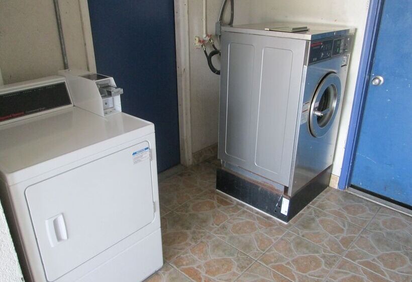 فندق Regency Inn Near Boardwalk & Hurlburt Field