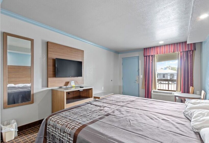 فندق Regency Inn Near Boardwalk & Hurlburt Field