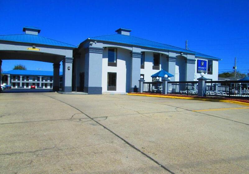 فندق Regency Inn Near Boardwalk & Hurlburt Field