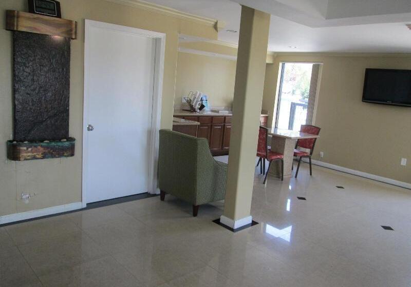 فندق Regency Inn Near Boardwalk & Hurlburt Field