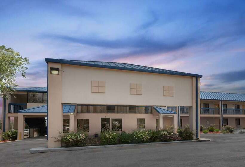 ホテル Super 8 By Wyndham Hattiesburg South