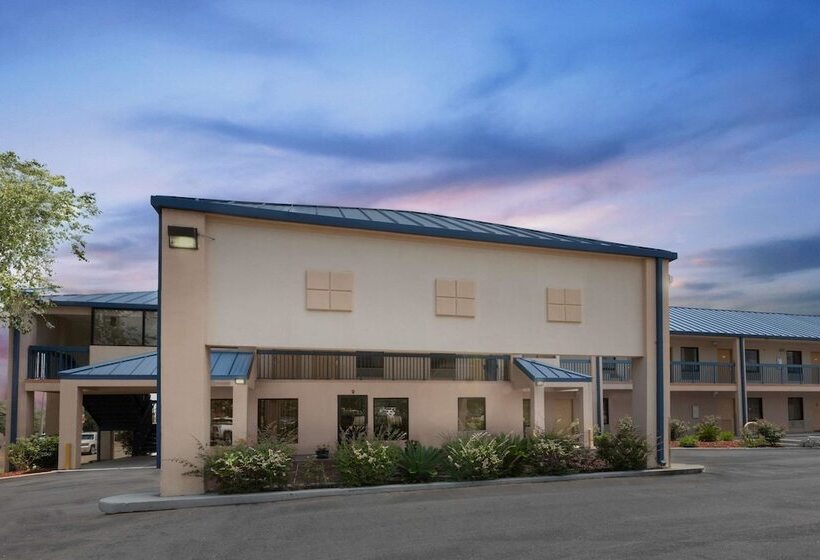 ホテル Super 8 By Wyndham Hattiesburg South