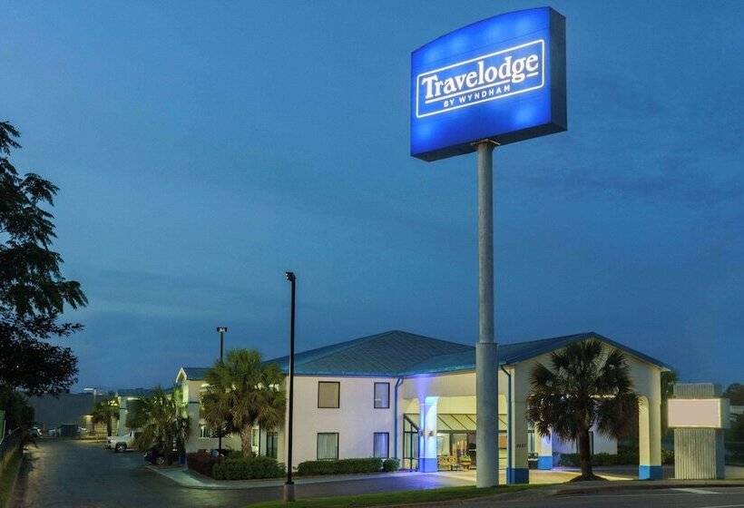 فندق Travelodge By Wyndham Montgomery East
