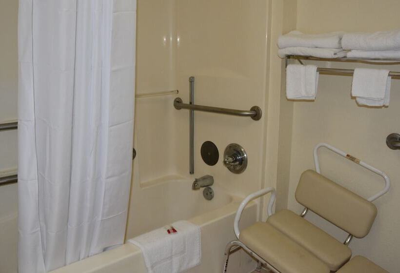 فندق Travelodge By Wyndham Montgomery East