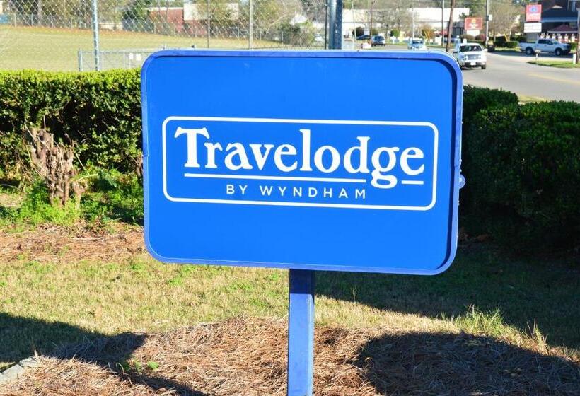 فندق Travelodge By Wyndham Montgomery East